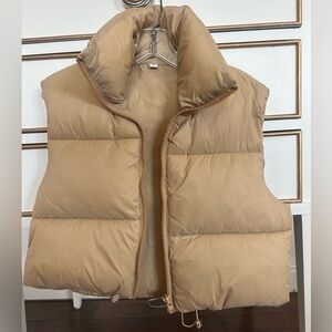 Tan cropped puffer vest size small